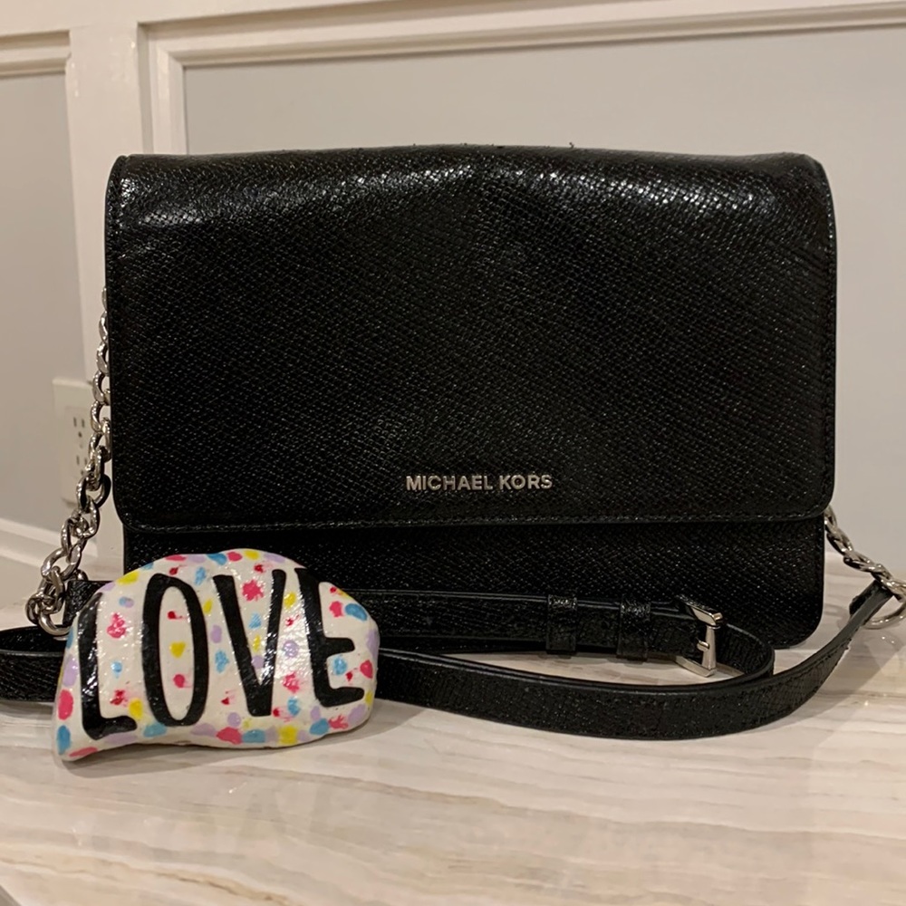 **SOLD*** Michael Kors Daniella Snake Scale Print Silver Chain Crossbody - Picture 3 of 17